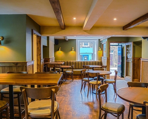 Cross Pipes Tavern & Rooms Pub Inside